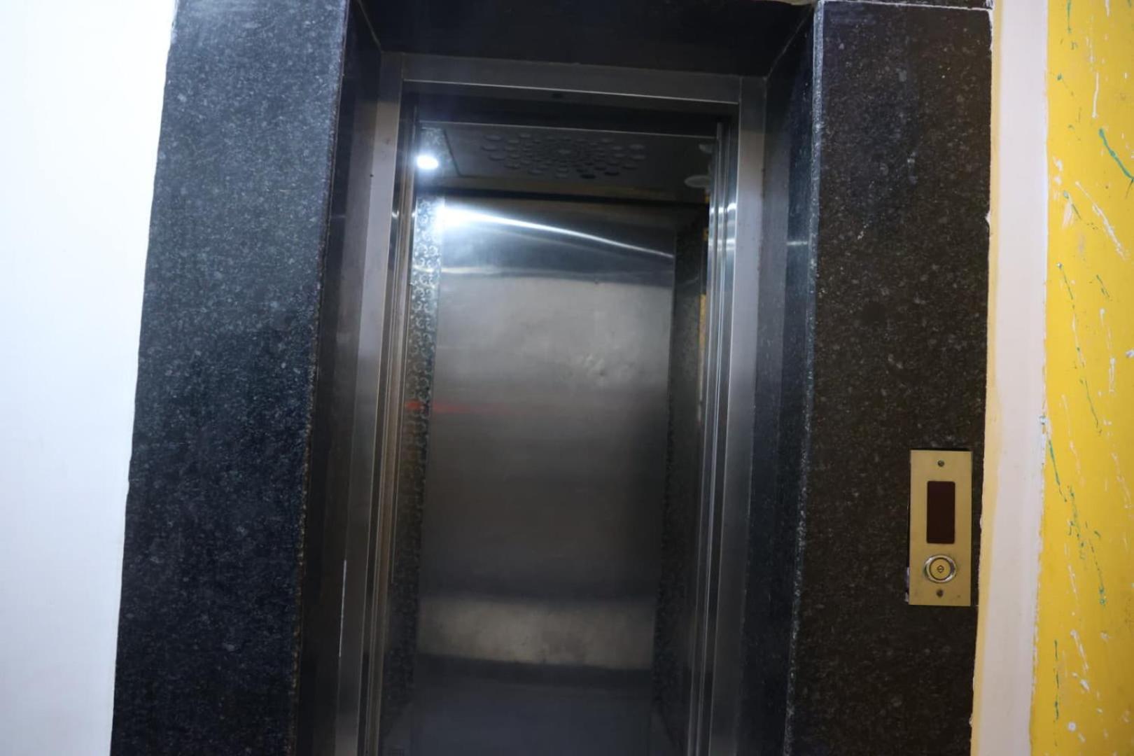 Hotel Grand Father アーグラ エクステリア 写真